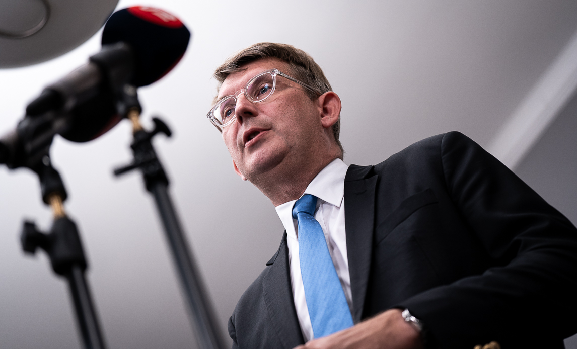 FM præsenterer donationspakke XX til UPN