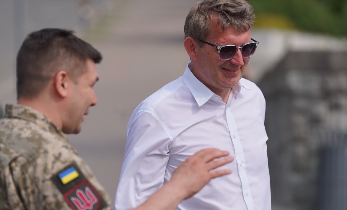 Forsvarsminister Troels Lund Poulsen besøger Maidan Pladsen i Kyiv