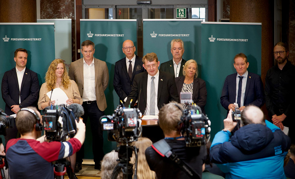 Foto fra pressemøde i Forsvarsministeriet.